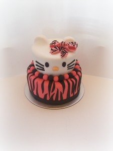 Hello Kitty Cake