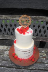 berries wedding cake