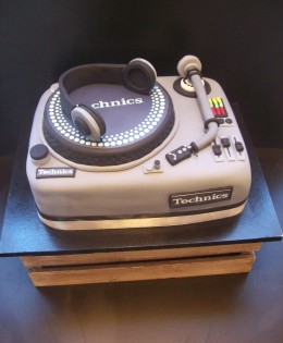 Turntables Cake Headphones $399