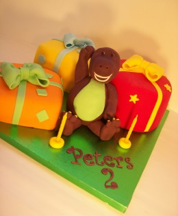 3D Fondant Barney & 3 Cakes $499