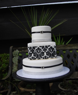 Demask Wedding Cake $699